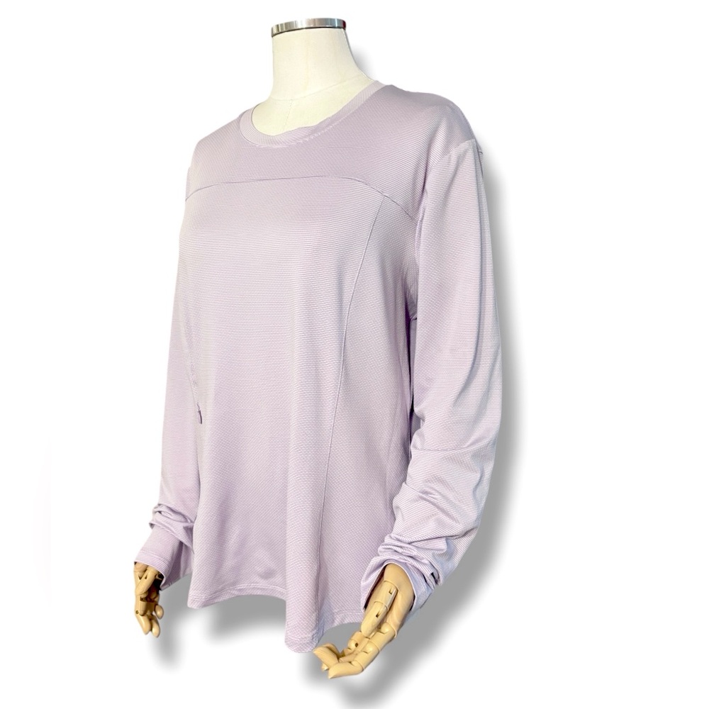 AVALANCHE OUTDOOR SUPPLY Crewneck Sun Protection Top with Zipper Pocket Lilac